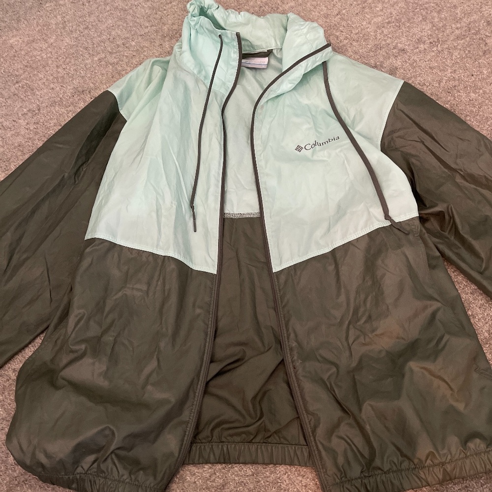 Columbia Windbreaker
